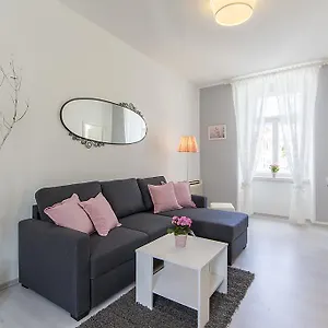 center-apartment-tina.pula-hotels.org/