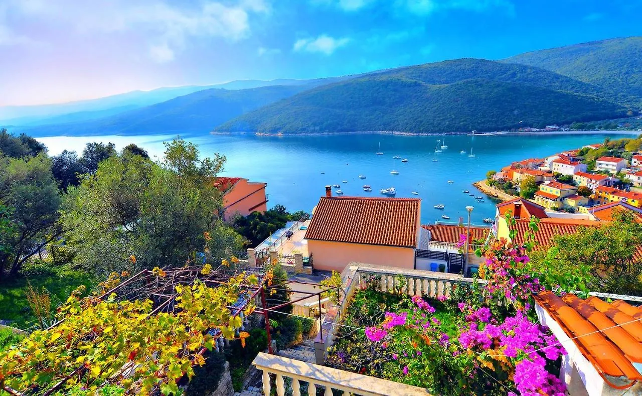 Apartments Plominska 938 Rabac