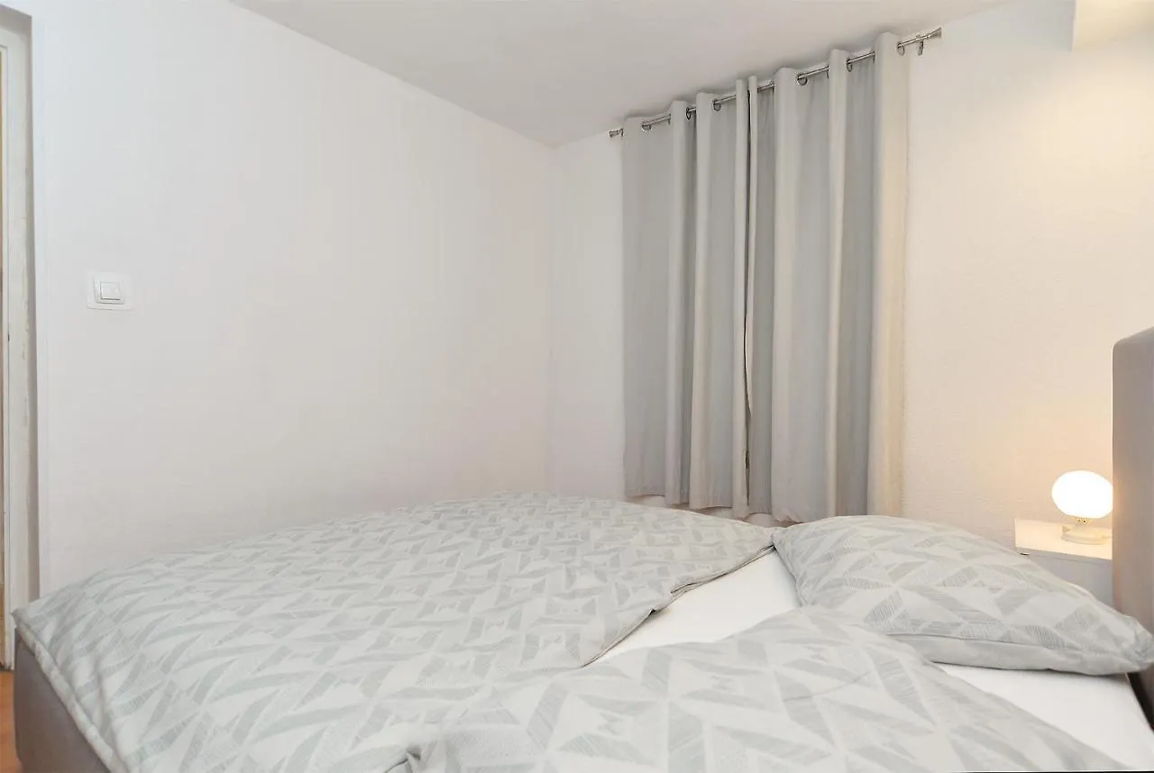 Apartments Plominska 938 Rabac